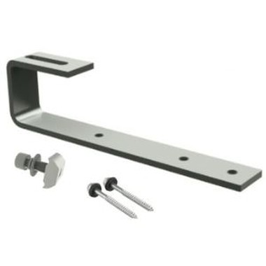 주석 지붕에 태양 전지 패널 장착