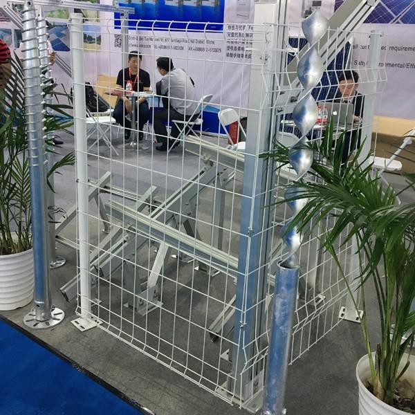 태양 지상 시스템 용 울타리